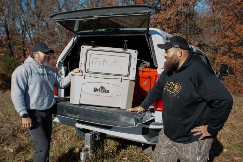 grizzly-coolers-45-qt-camping-cooler-stealth-gray-4400792-9.jpg